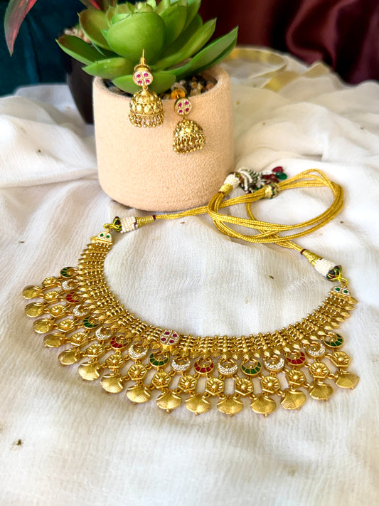 Svarn Kriti Moon Choker