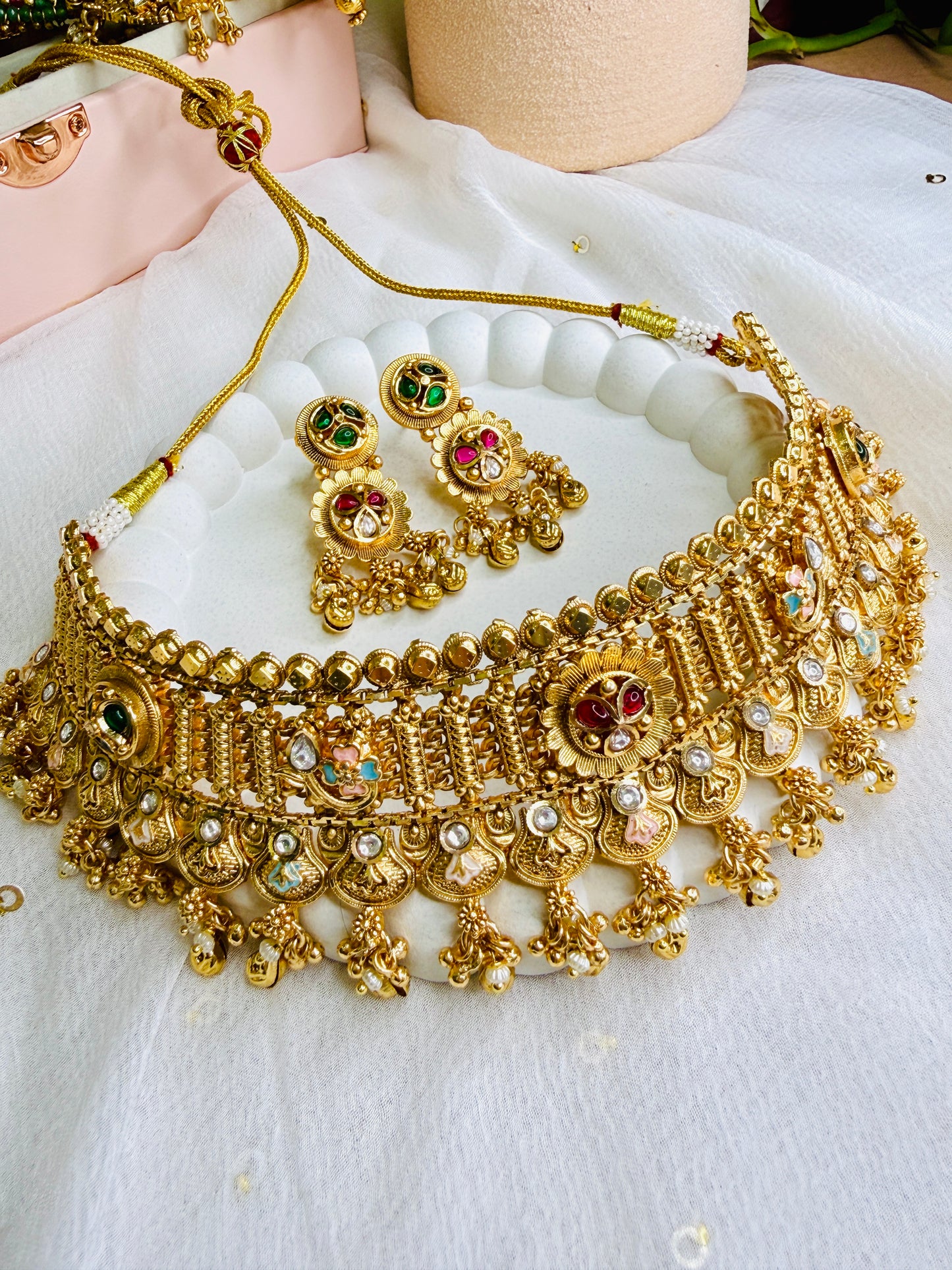 Svarn Rangrez Choker Set