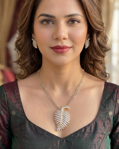 Betel Leaf Pendant Set