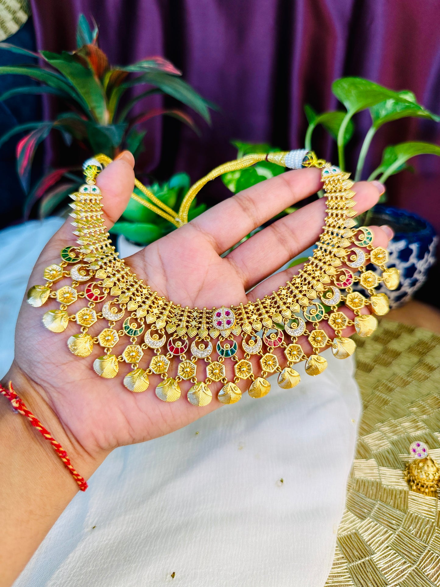 Svarn Kriti Moon Choker