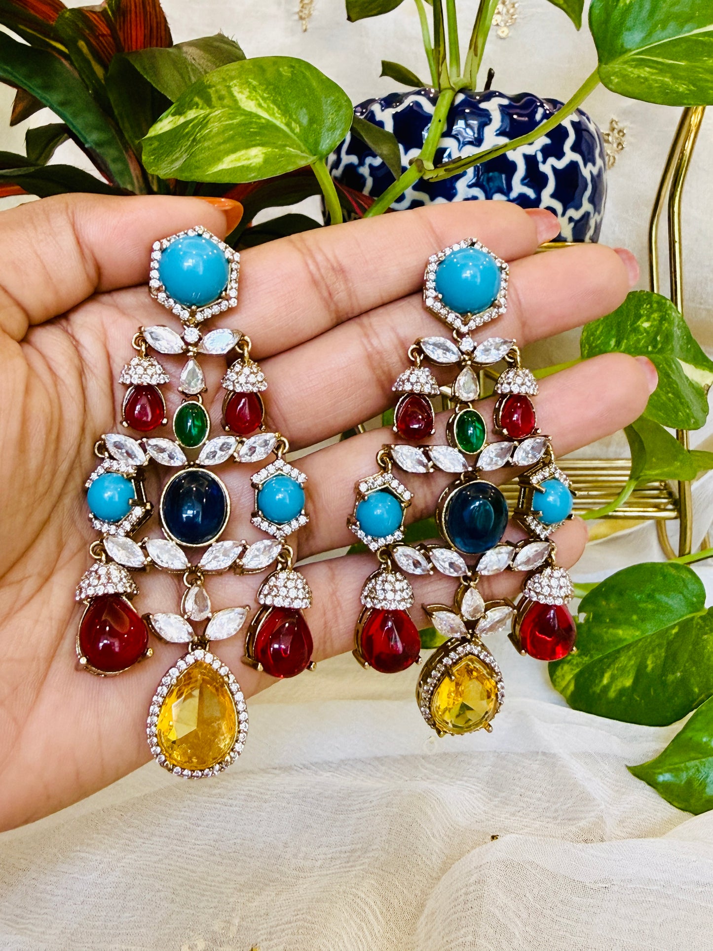 Noor-e-Meghna Pendant Set