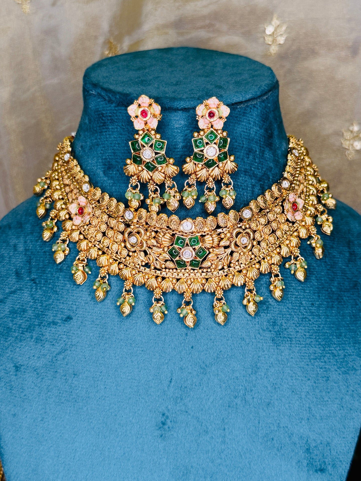 Svarn Zari Choker