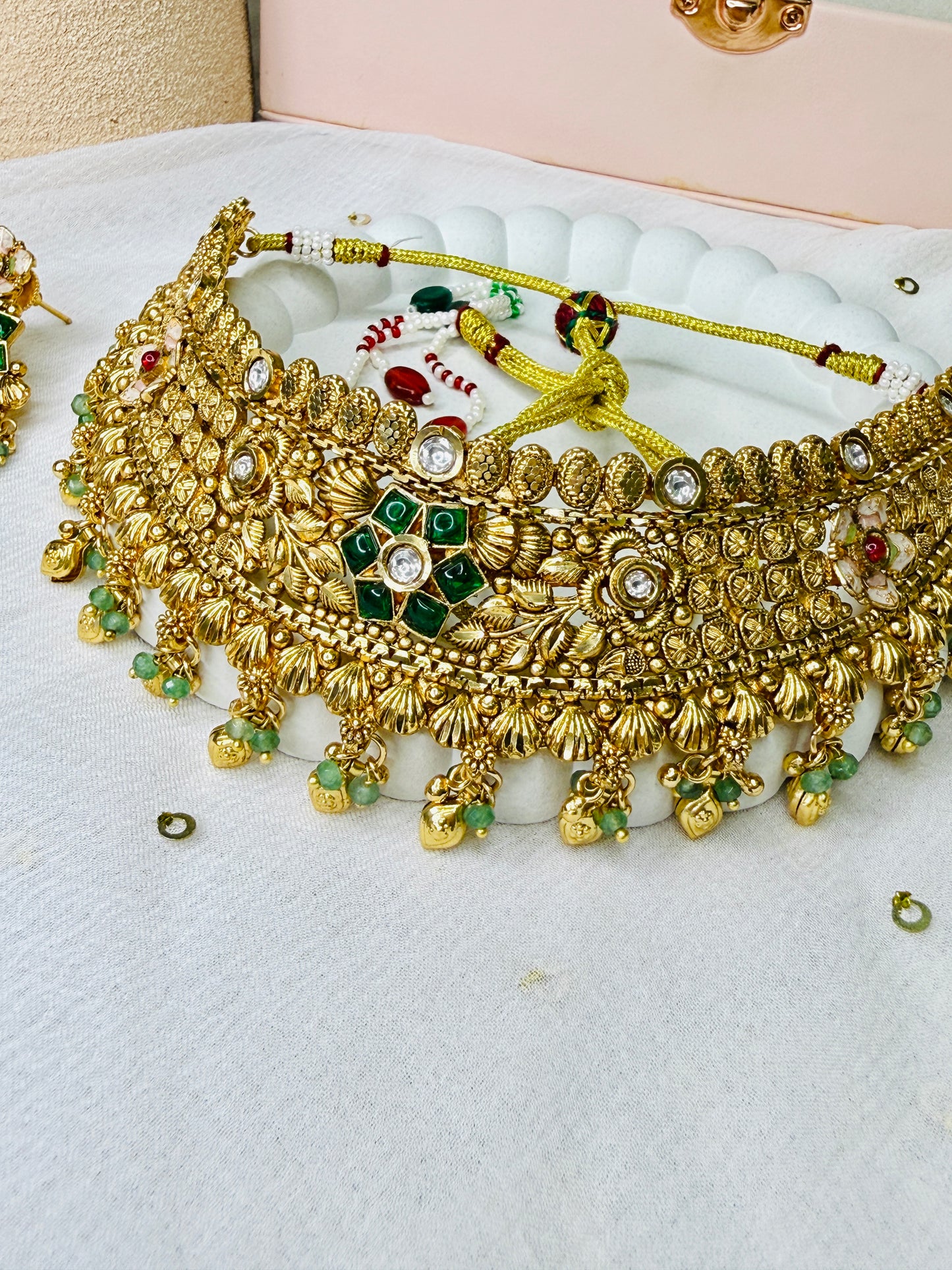 Svarn Zari Choker