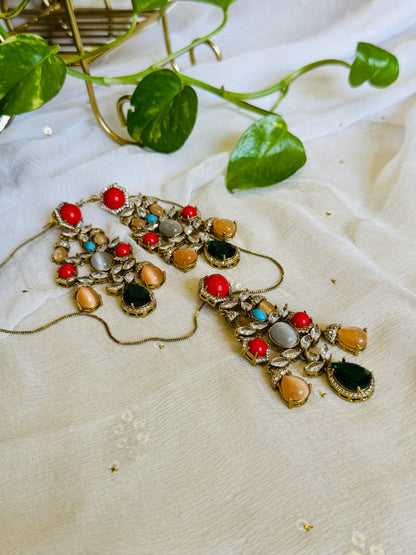 Noor-e-Pakhi Pendant Set