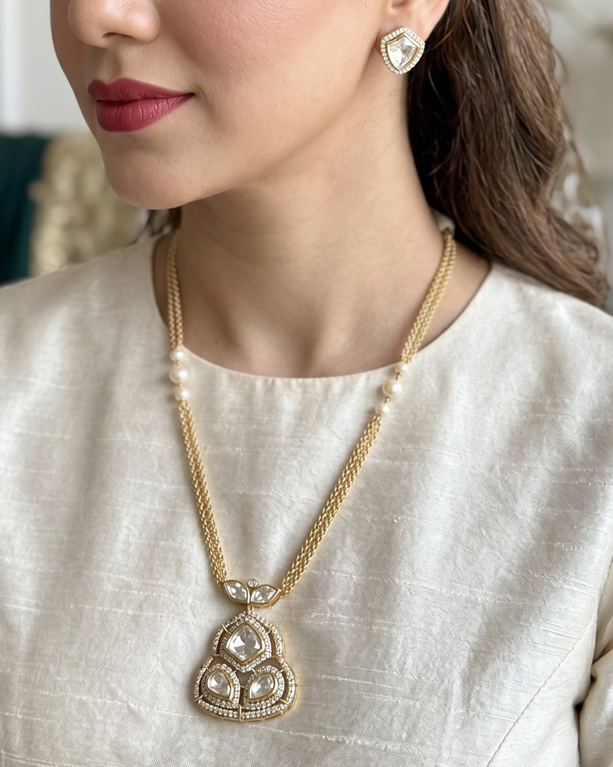 Vyora Kundan Pendant Set