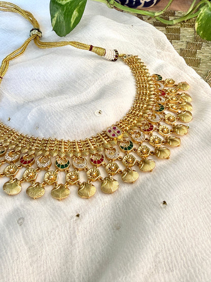 Svarn Kriti Moon Choker