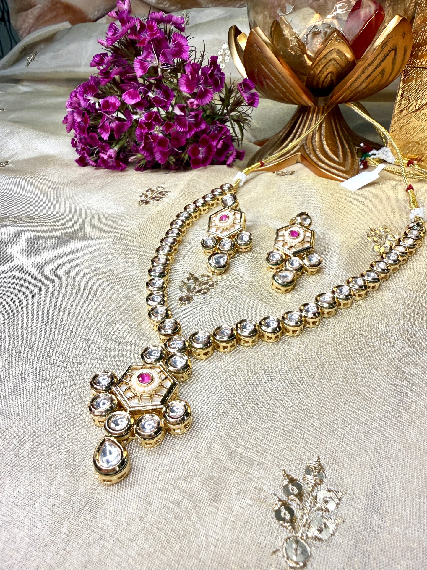 Aarohi Kundan Set