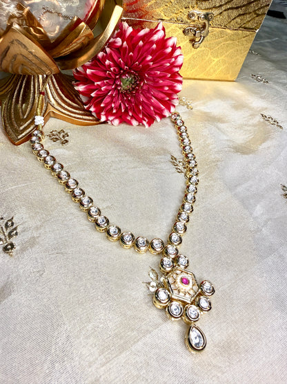 Aarohi Kundan Set