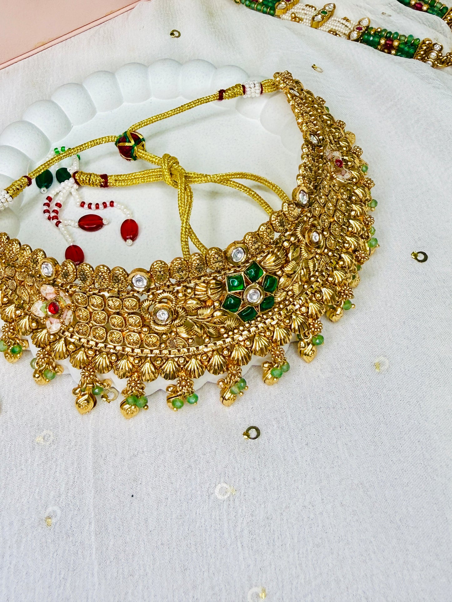 Svarn Zari Choker