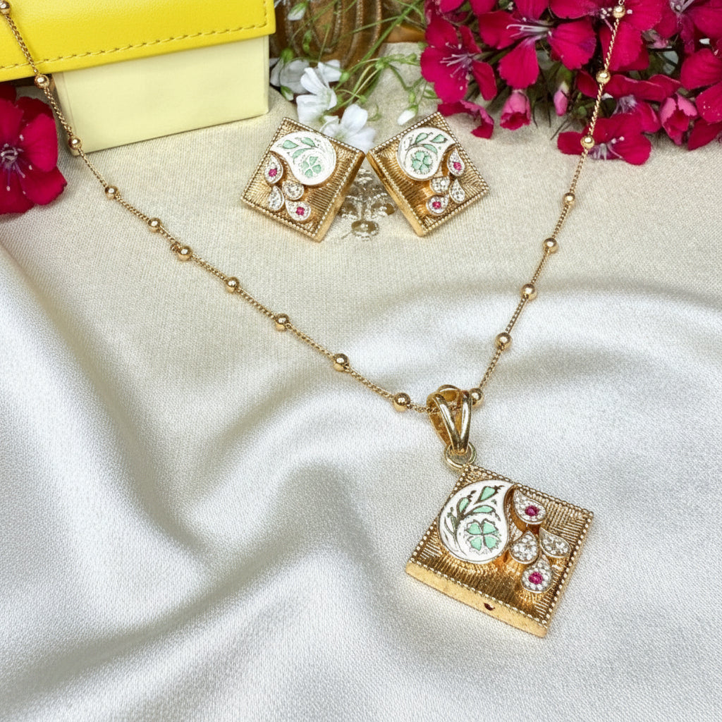 Kairi Gold Pendant Set with earrings