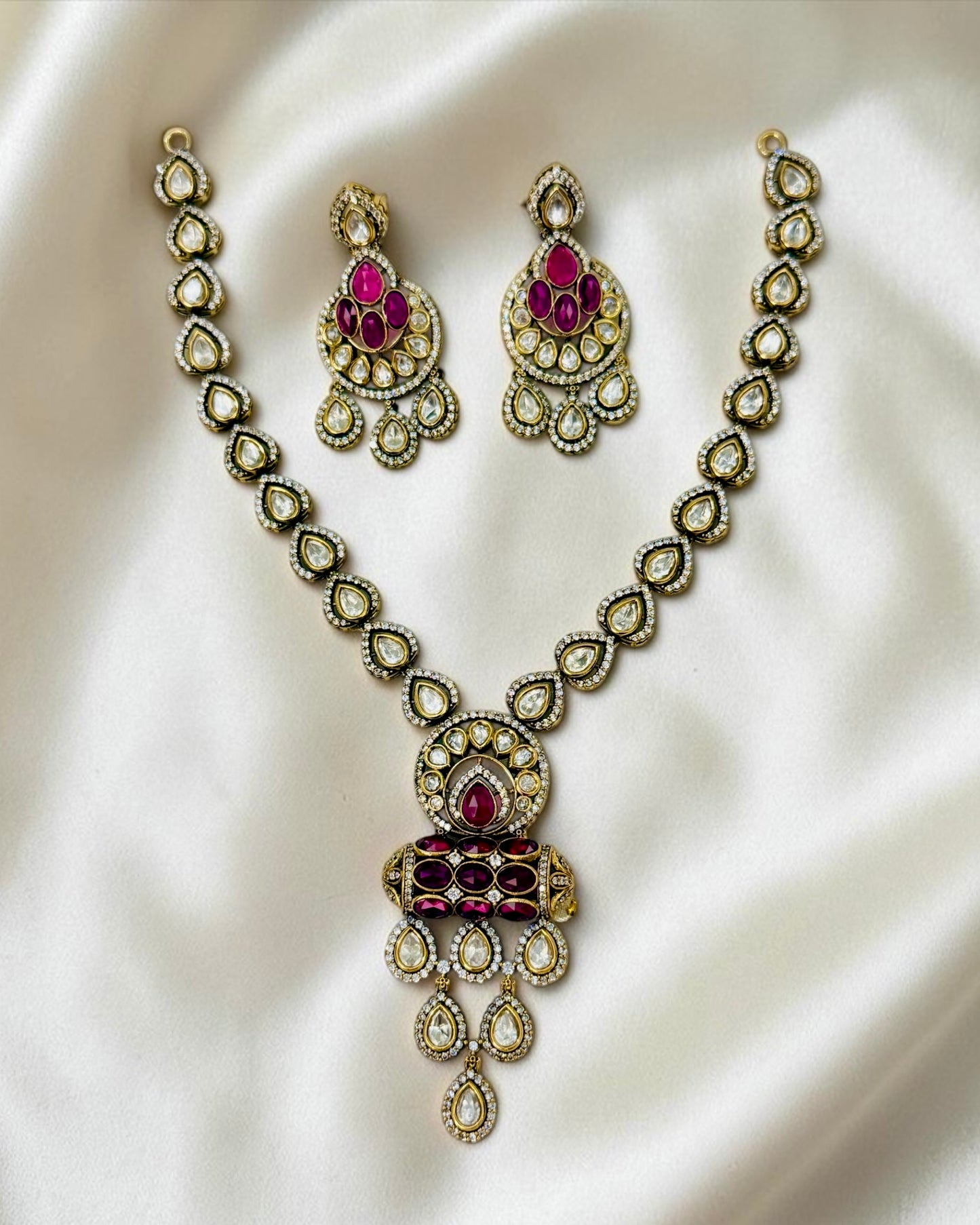 Zehra Moissanite Necklace