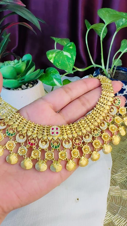 Svarn Kriti Moon Choker